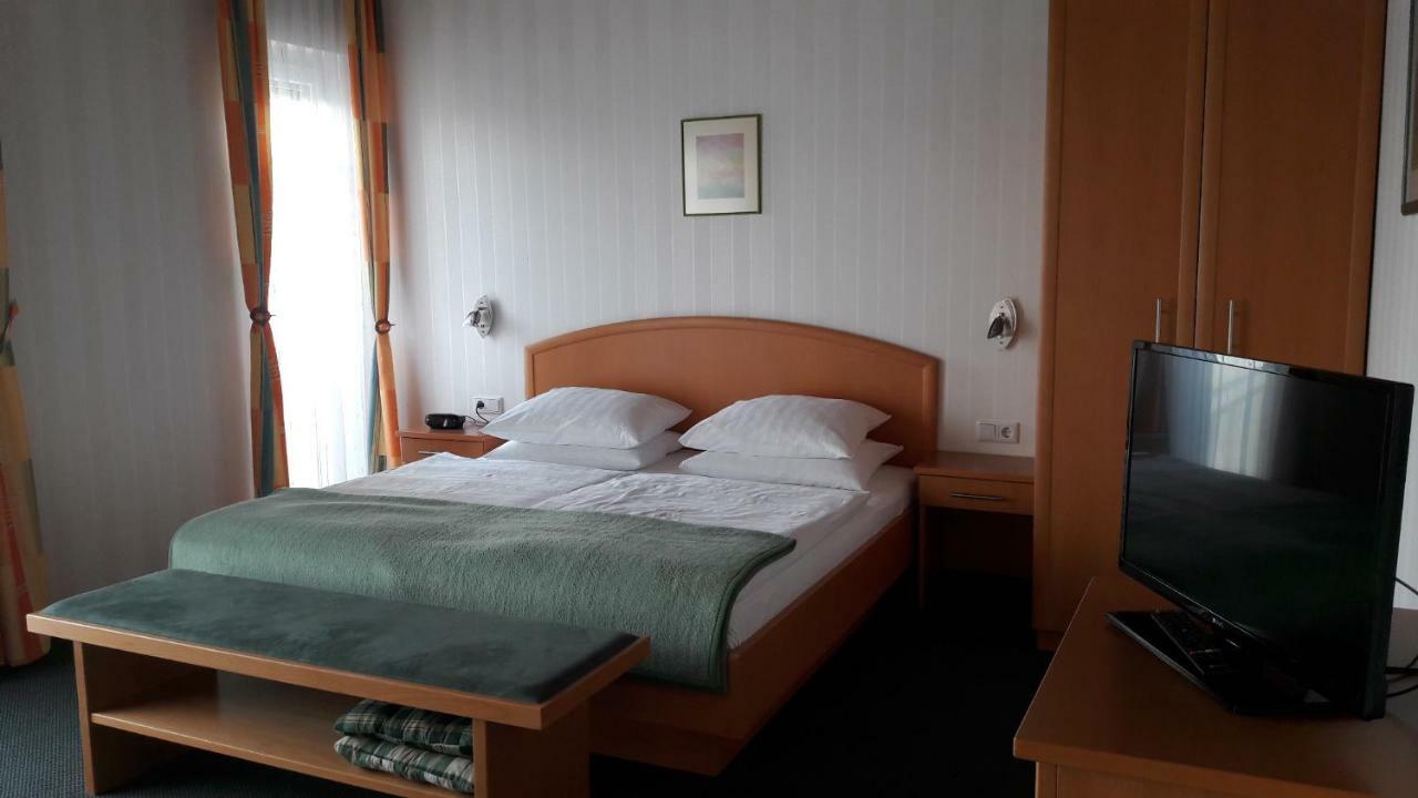 Gastehaus Moser Bed & Breakfast Podersdorf am See Dış mekan fotoğraf