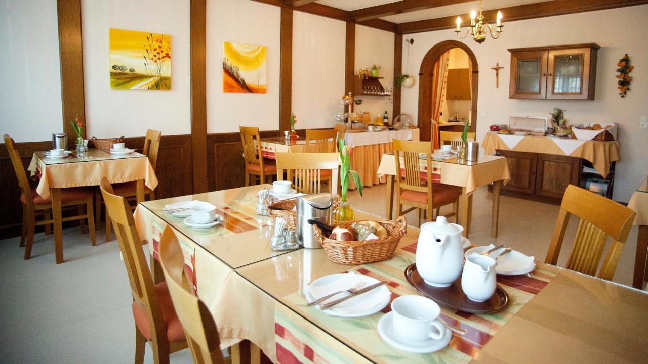 Gastehaus Moser Bed & Breakfast Podersdorf am See Dış mekan fotoğraf